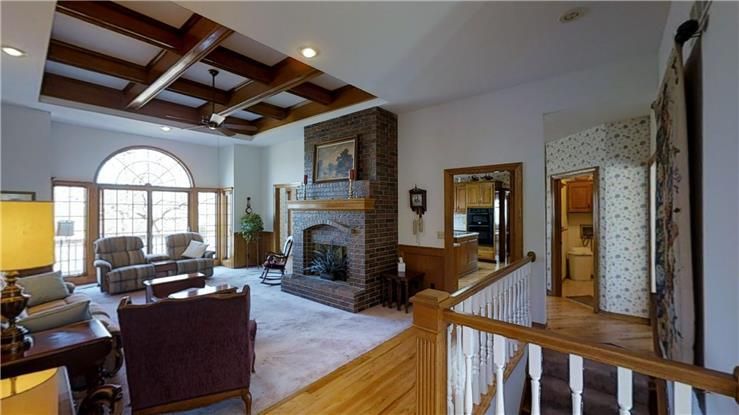 1036 NW High Point Dr, Lee's Summit, MO 64081