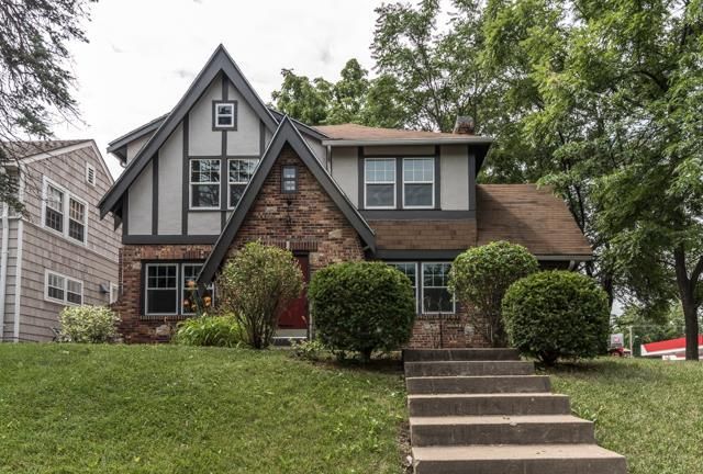 1 E 62nd Ter, Kansas City, MO 64113