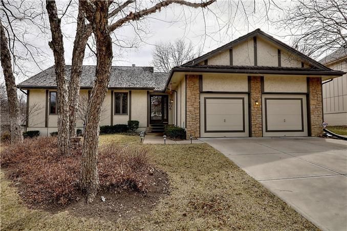 7905 W 114th St, Overland Park, KS 66210