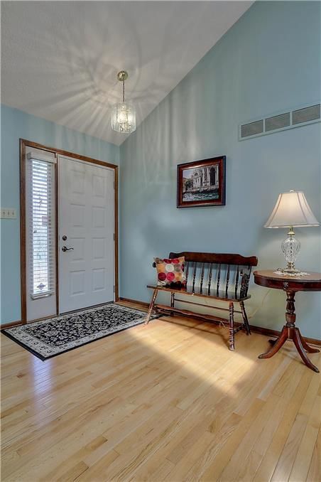7905 W 114th St, Overland Park, KS 66210