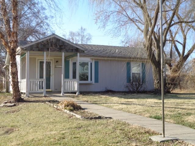 311 Baker St, Baldwin City, KS 66006