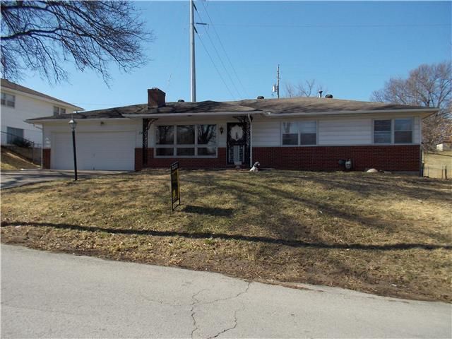 2400 N 64th Ter, Kansas City, KS 66104