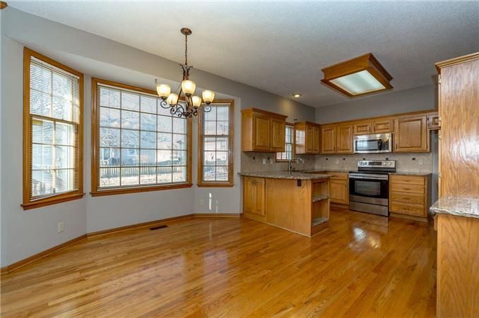 8925 W 127 Pl, Overland Park, KS 66213