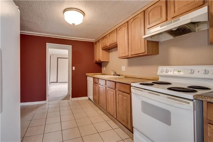 6142 Harrison St, Kansas City, MO 64110