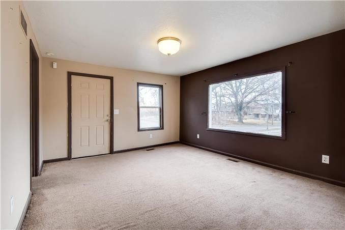 6142 Harrison St, Kansas City, MO 64110