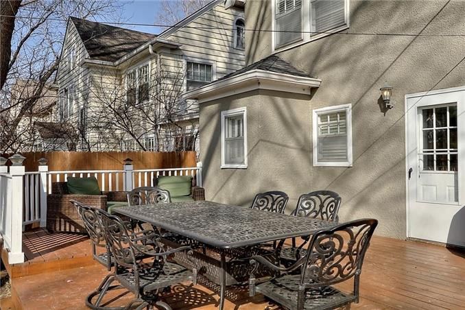 219 W 66th St, Kansas City, MO 64113