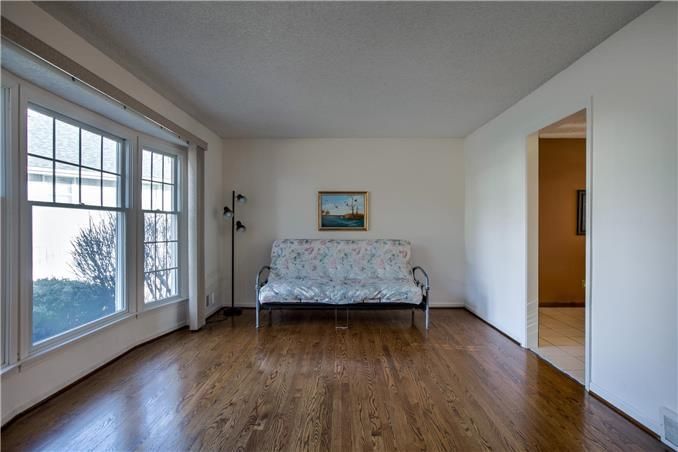 12303 W 99th Ter, Lenexa, KS 66215
