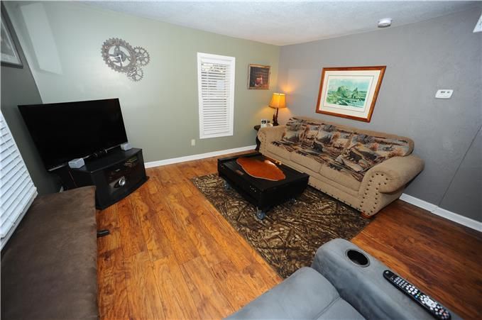 110 Mill St, Osawatomie, KS 66040
