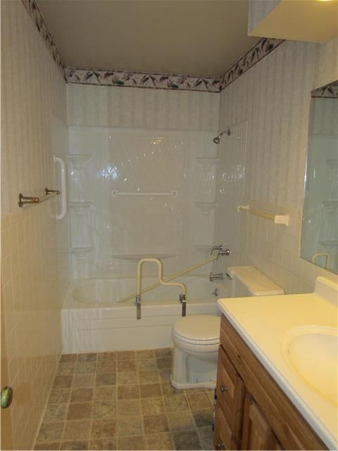 512 E 147th St, Kansas City, MO 64145