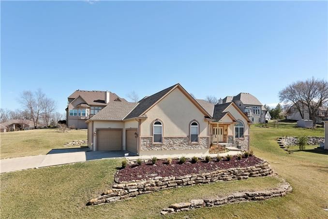 7211 Larson Ave, Kansas City, MO 64133