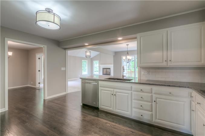 9821 El Monte St, Overland Park, KS 66207