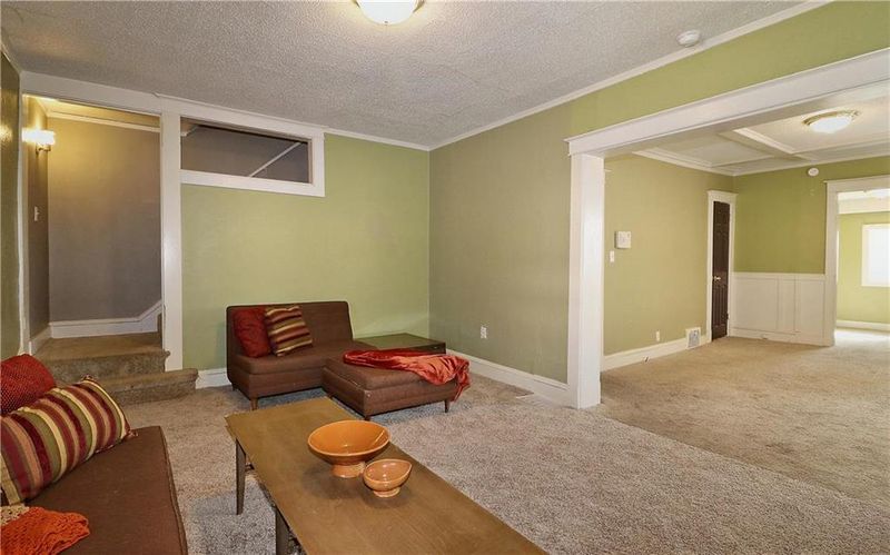 4223 Tracy Ave, Kansas City, MO 64110