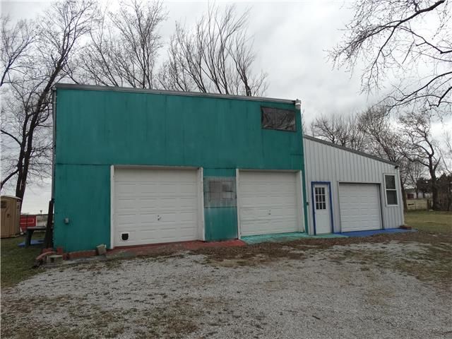 108 South St, Rayville, MO 64084