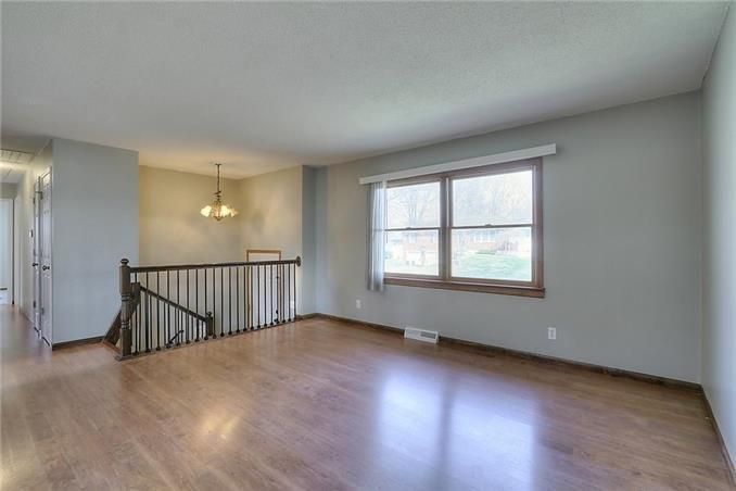 6907 NW 79th Ter, Kansas City, MO 64152