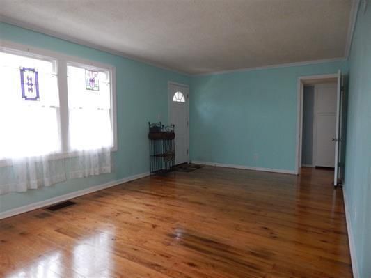 837 SW Plass Ave, Topeka, KS 66606