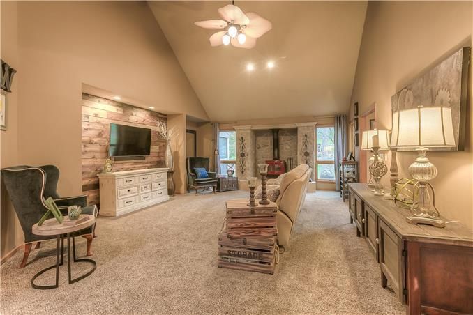 8434 Hallet St, Overland Park, KS 66215