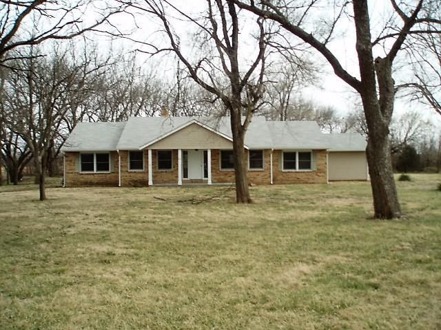 615 W Elm St, Scranton, KS 66537