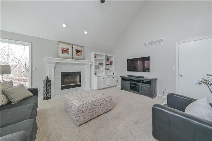 705 NE 95th St, Kansas City, MO 64155