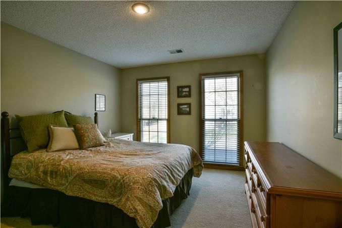 13119 Kessler St, Overland Park, KS 66213