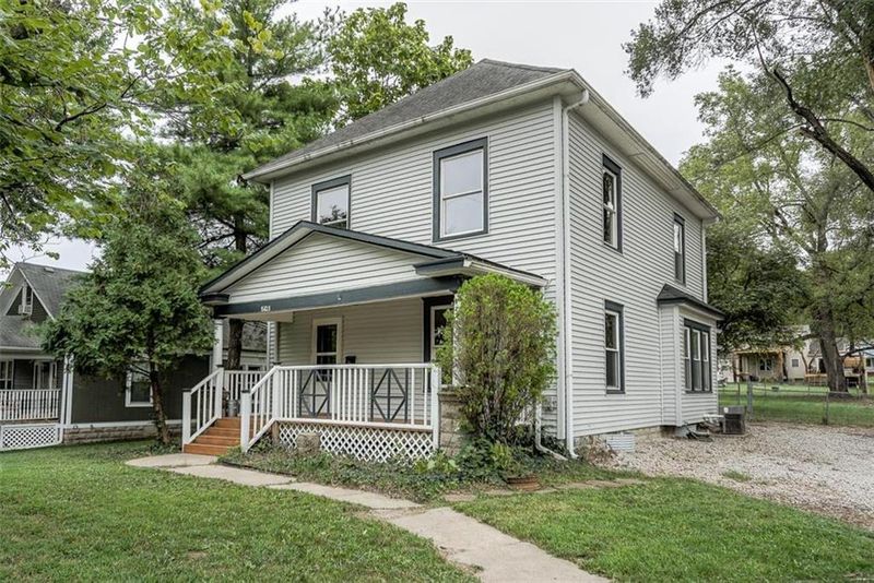 5421 Klamm Rd, Kansas City, KS 66106