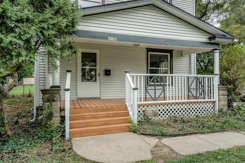 5421 Klamm Rd, Kansas City, KS 66106