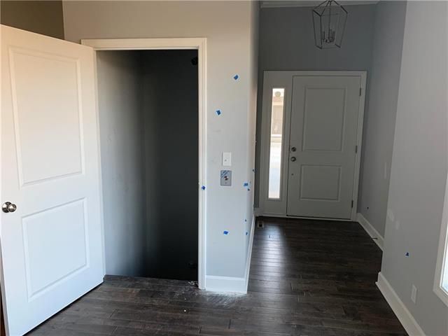 823 E 110th Pl, Kansas City, MO 64131