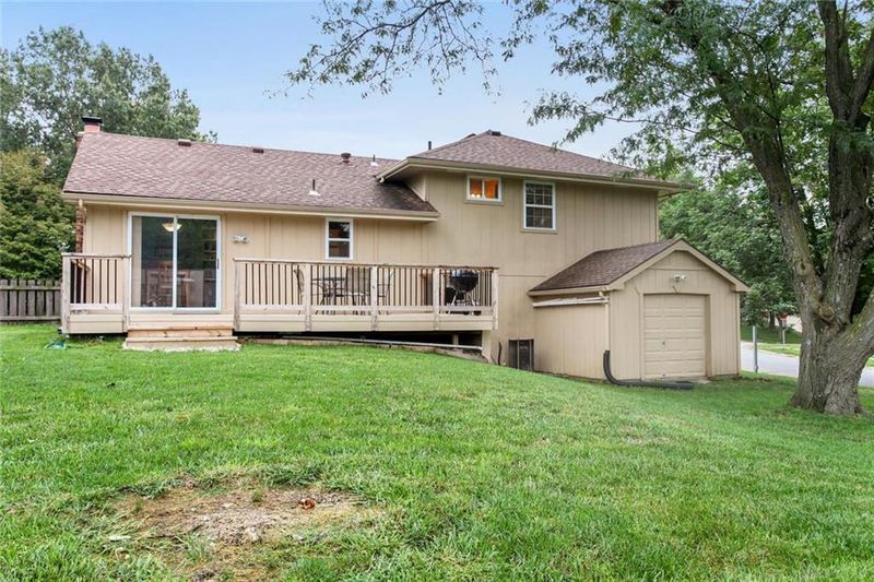 8516 N Rhode Ave, Kansas City, MO 64153
