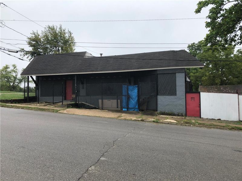 3709 E 67th St, Kansas City, MO 64132