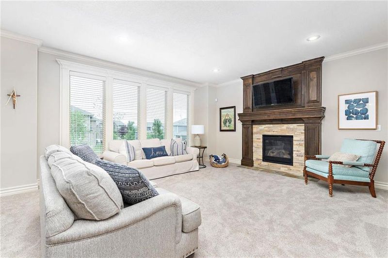 8400 W 165th Pl, Overland Park, KS 66085
