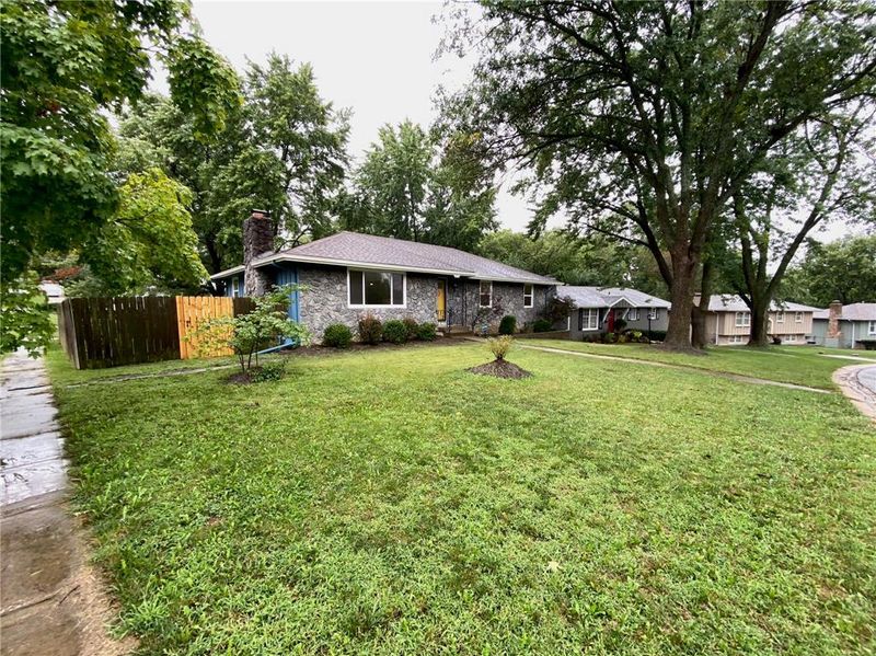 5835 E 98th Ct, Kansas City, MO 64134
