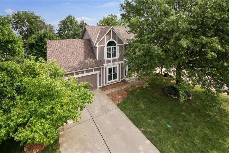 15519 Horton Ln, Overland Park, KS 66223