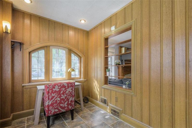 206 E 74th Ter, Kansas City, MO 64114