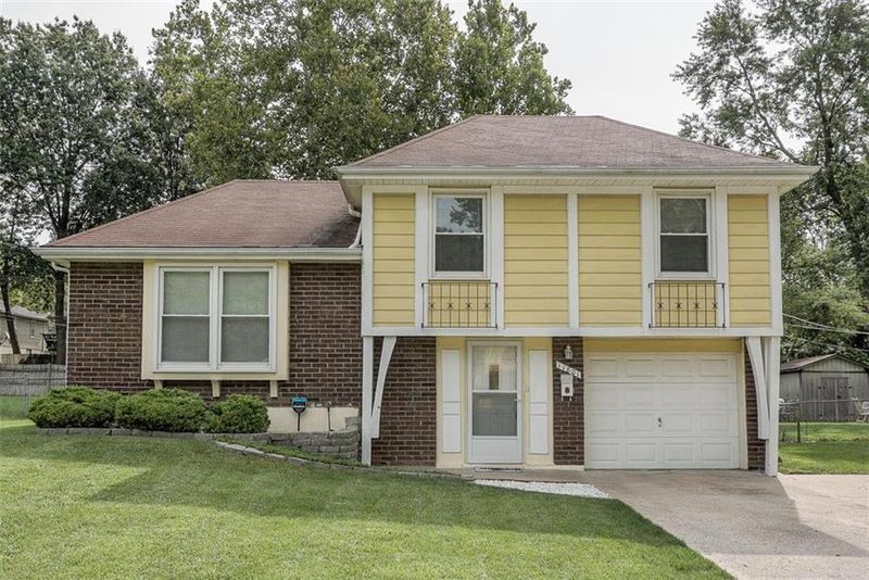 11801 Delmar Dr, Kansas City, MO 64134