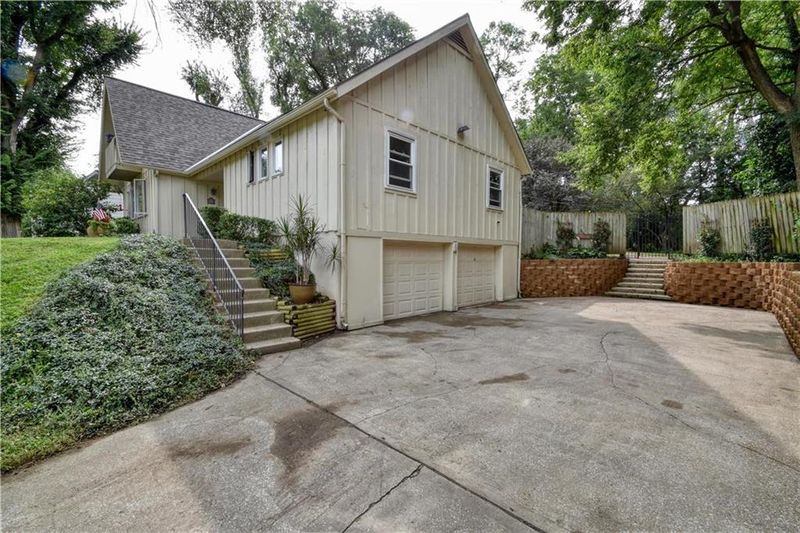 505 Glen Arbor Rd, Kansas City, MO 64114