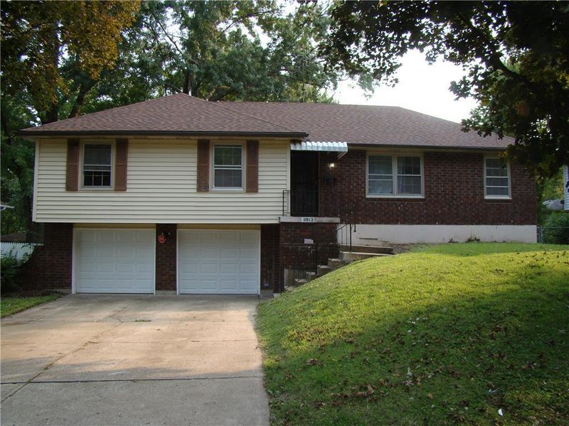11913 E 57th Ter, Kansas City, MO 64133