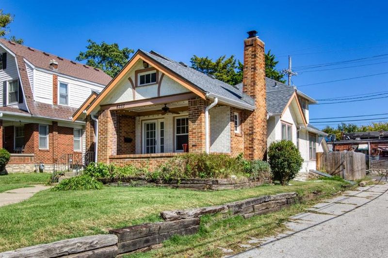 6233 Harrison St, Kansas City, MO 64110