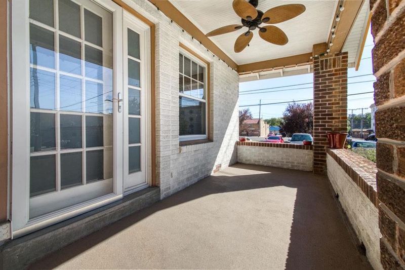 6233 Harrison St, Kansas City, MO 64110