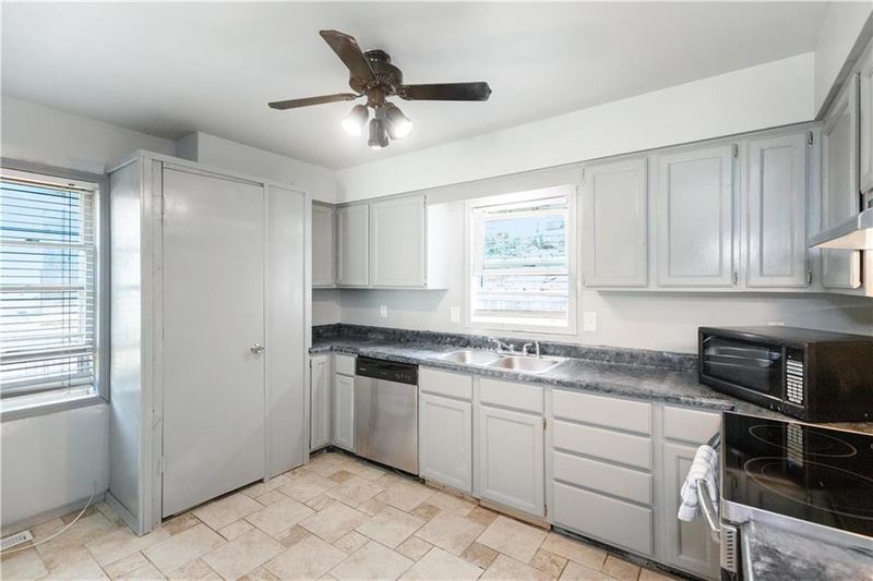 11019 Wabash Ave, Kansas City, MO 64131