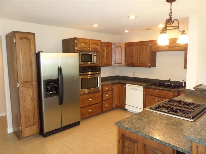 1199 Thomas Rd, Atchison, KS 66002