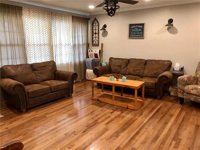220 W Pine St, El Dorado Springs, MO 64744