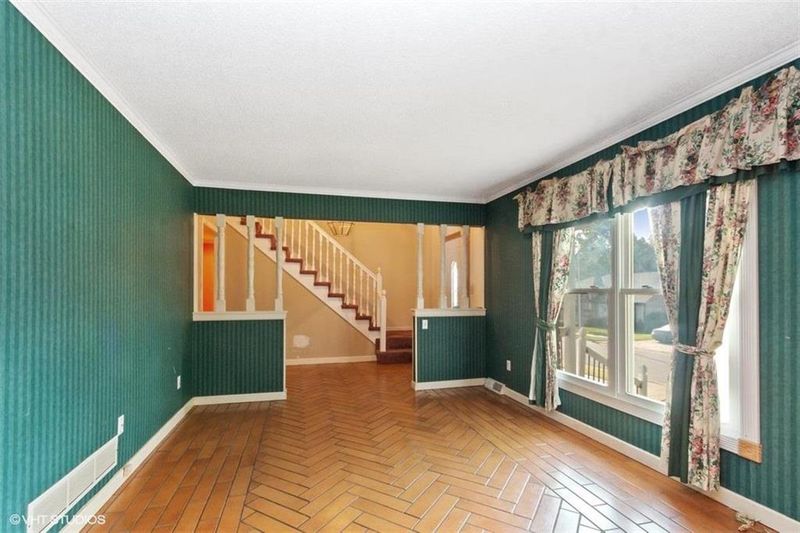 900 E 118th Ter, Kansas City, MO 64131