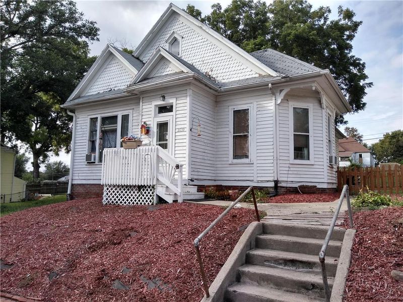 2639 Patee St, St Joseph, MO 64507