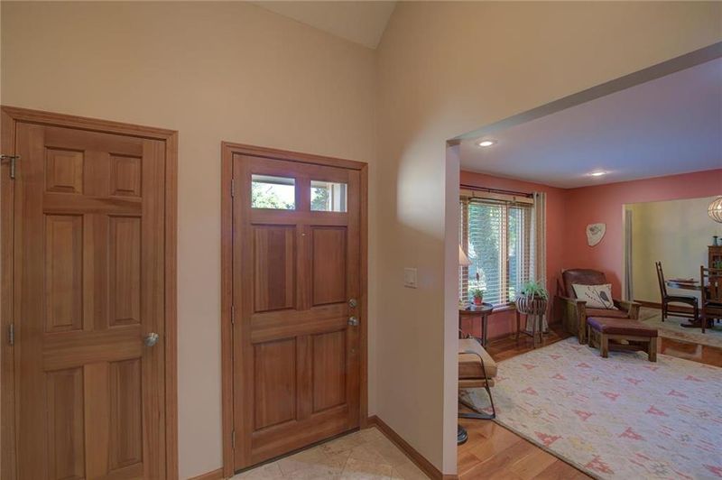 7715 W 101 St, Overland Park, KS 66212