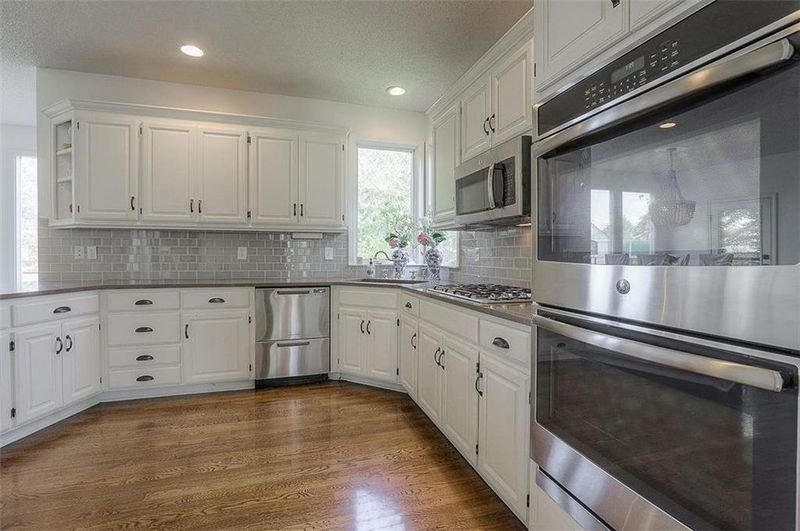 14301 King St, Overland Park, KS 66221