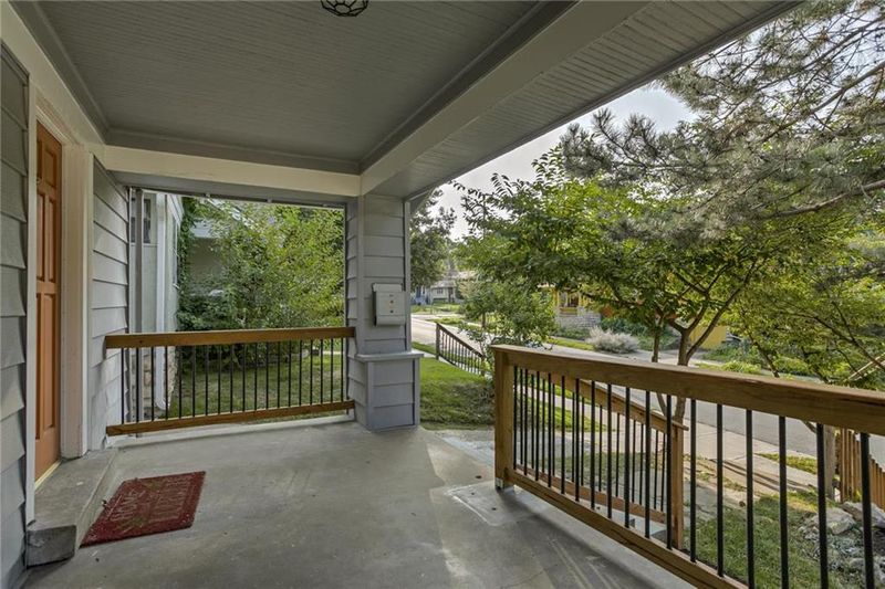 706 E 55th St, Kansas City, MO 64110