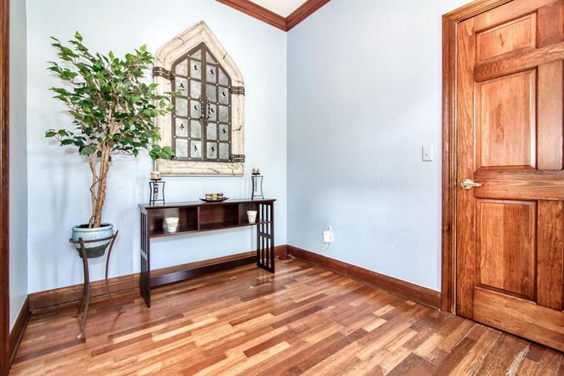 3542 Wyoming St, Kansas City, MO 64111