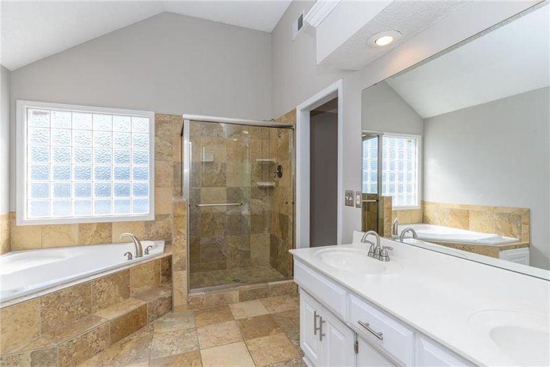 12208 Craig St, Overland Park, KS 66213
