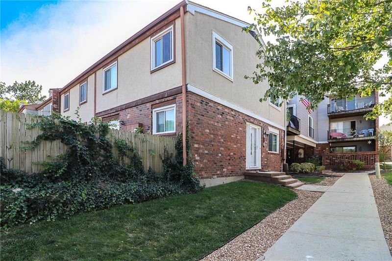 9618 Perry Ln #A, Overland Park, KS 66212