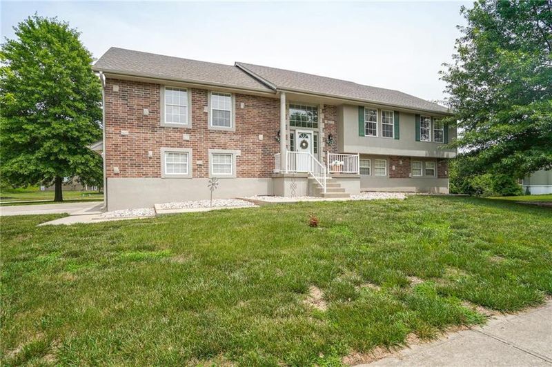 18200 E 51st Street Ct, Independence, MO 64055
