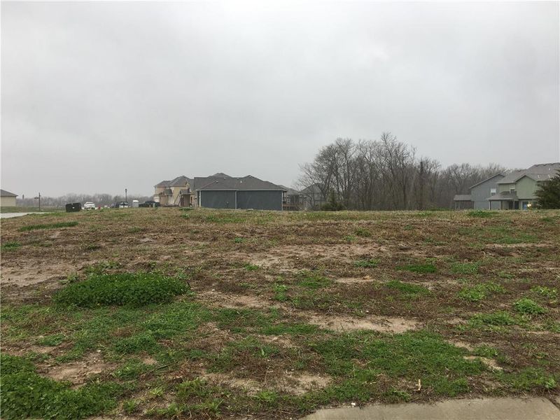 5030 NW Linder Ln, Riverside, MO 64150